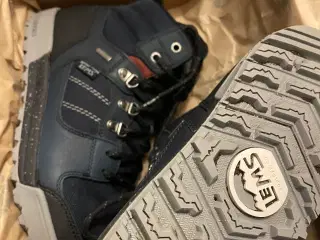 Women Outlander Waterproof Boot