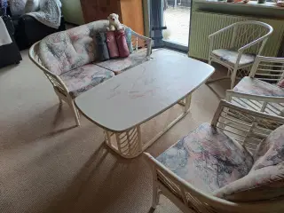 Kurvemøbler i meget god kvalitet