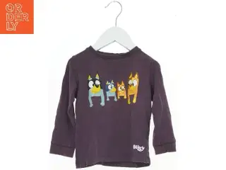 Bluse med Bluey-motiv fra Name It (str. 86)