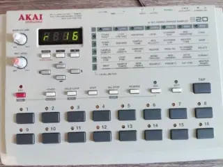 Akai s20 sampler sælges!