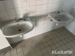 Lot med håndvaske og toiletter