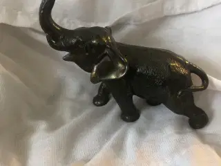 Elefant i messing