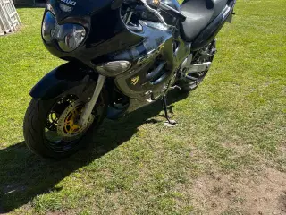 Suzuki gsxr 750