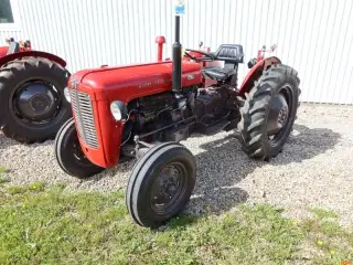 VETERAN TRAKTOR,