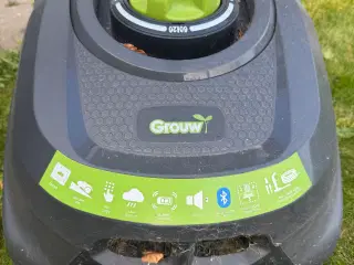 Grouw robotplæneklipper med garage