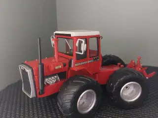 Britains/ertl  mf 1500