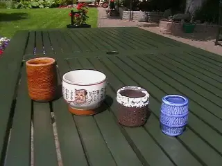 4 små ældre Keramik bægere.