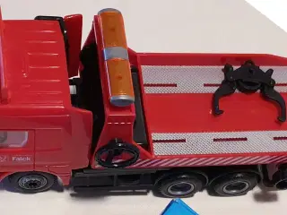 Rød Falck Bil 23 cm