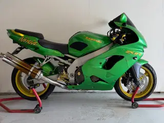 Kawasaki zx9r ninja