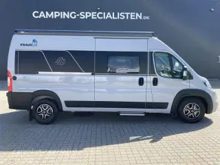 2024 - Knaus Boxlife Pro 600 Street 60 Years   2024 Knaus Boxlife Pro 600 Street 60 years med alt i ekstra udstyr - kan NU opleves hos Camping-Specialisten i Silkeborg