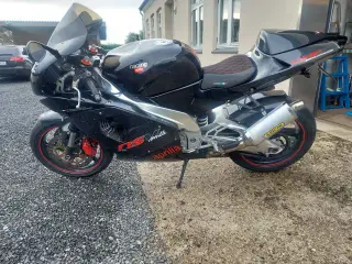 Aprilia Danmarks flotteste rsv 1000