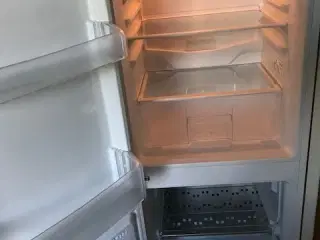 Haka A+ køle/fryseskab, 53 L frys og 151 L kølesk