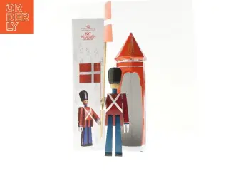 Kay Bojesen garderfigur med dansk flag fra Kay Bojesen (str. 22 cm)