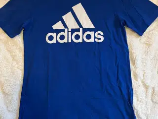 T-shirt fra Adidas