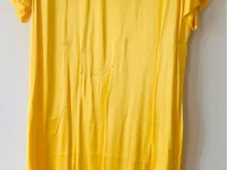 Gul kjole