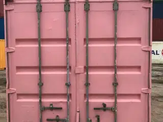 20 fods Container- ( står på Sjælland )