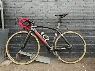 Barely ridden Ridley Noah full carbon fiber bike