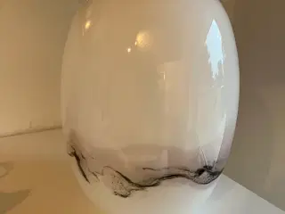 Holmegårds bord lampe med skærm 