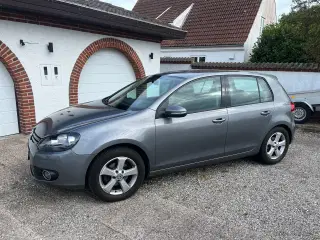 VW Golf VII 1,6 TDi 105 Trendline DSG BMT