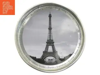 Metalbakke med Eiffeltårnet motiv (str. 33 x 4 cm)