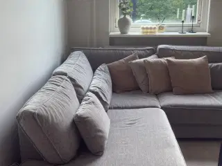 Sofa i lys grå