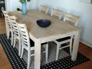 Spisebord med 6 stole i egetræ