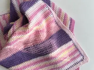 Hæklet barnevognstæppe, rosa/gul/lilla