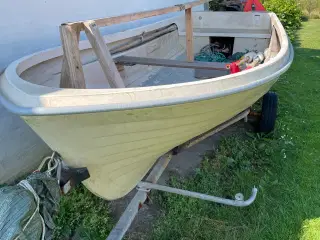Rana Plast Jolle + Mariner 20 HK motor, presenning