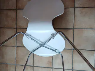 Stålben til en Skal-stol søges