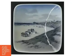 Porcelænsaskebæger med Løkken Badestrand motiv fra Royal Copenhagen (str. 10,5x10,5 cm)