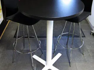 Café/mødebord med 2 stole