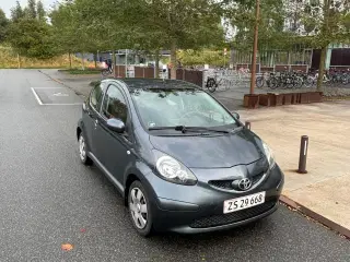 Nysynet Aygo: Lav Km & TouchSkærm