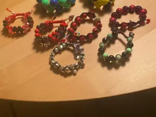 Nye knyttede armbånd