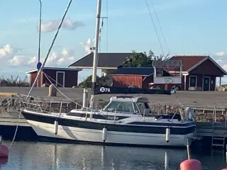 Møn 830 sejler /motorsejler