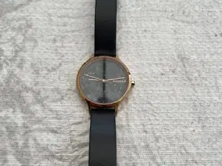 Skagen ur 3 år gammel med nyt batteri 