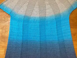 Hjemmestrikket bluse