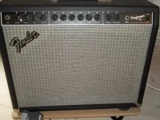 Fender Performer 1000
