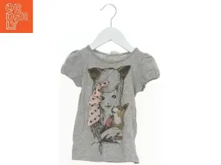 Grå T-shirt med print og bånd fra H&M (str. 104)