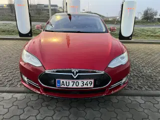 Flot Tesla D85 