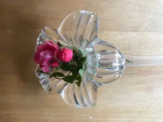 Glasblomst til borddekoration