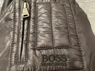 Hugo Boss dunjakke str 48