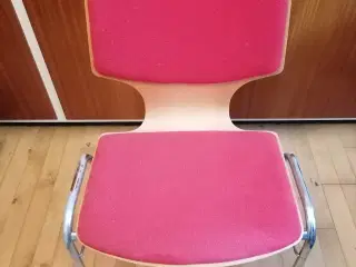 Stabel stole i formspændt bøg
