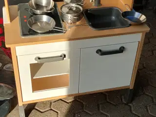 børnekøkken med tilbehør