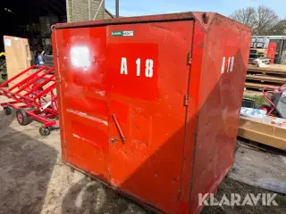 Container isoleret med reoler