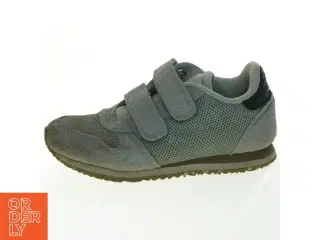 Brugte grå sneakers med velcrolukning fra Woden (str. 33 )