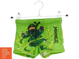 Ninjago badebukser fra H&M (str. 98)