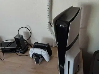 Ps5 pro med disc og 7 spil 2 controller 