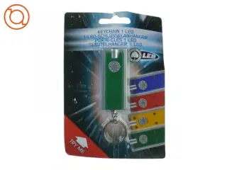 Nøglering med lygte (str. 15 x 10 cm)