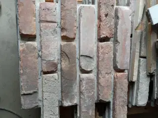 Gamle mursten i vægsystem