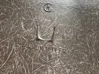 Original Eames Gyngestol af glasfiber